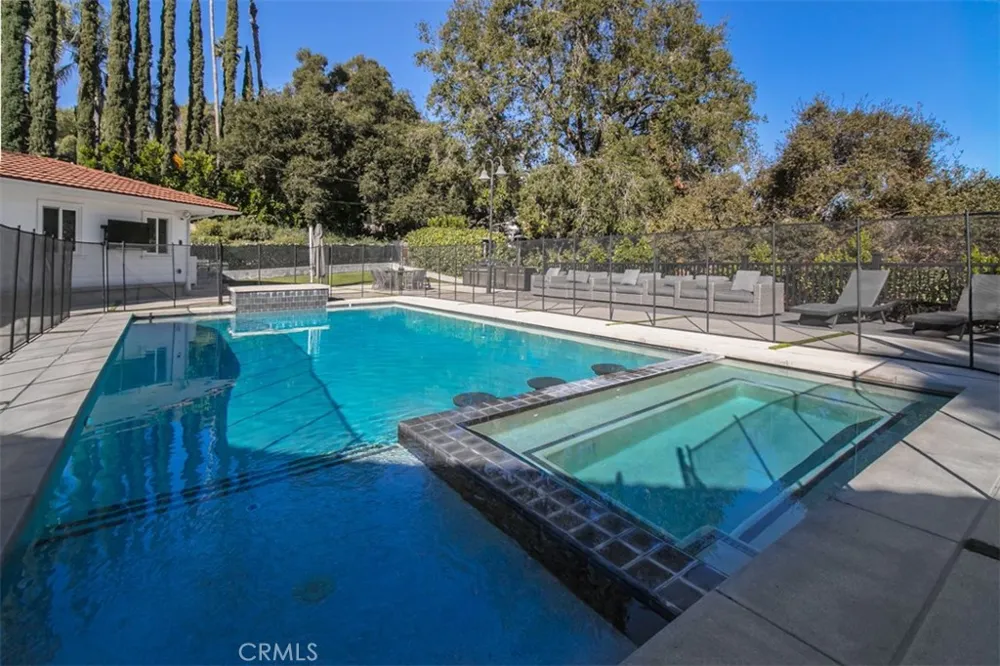 4620 Caritina Tarzana, CA 91356
