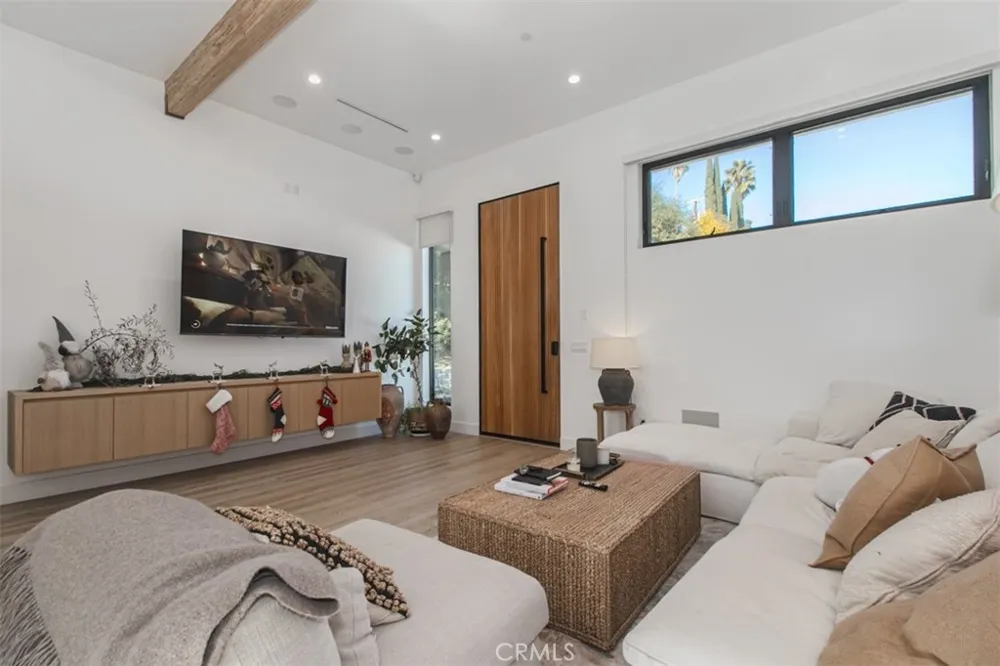 4620 Caritina Tarzana, CA 91356