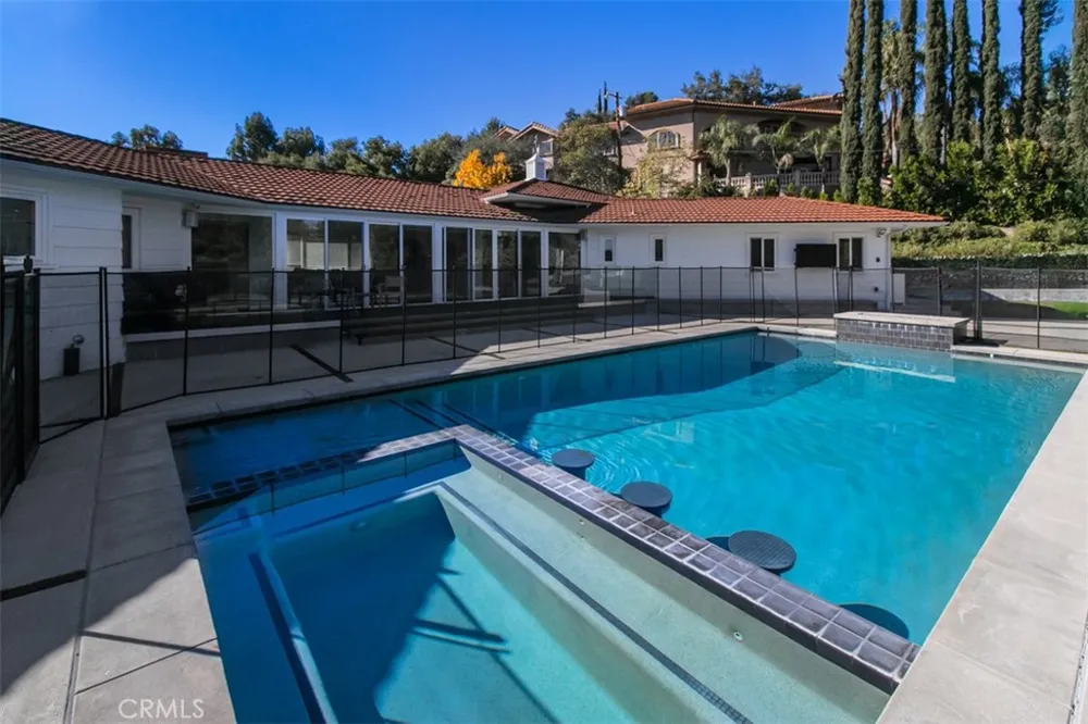 4620 Caritina Tarzana, CA 91356