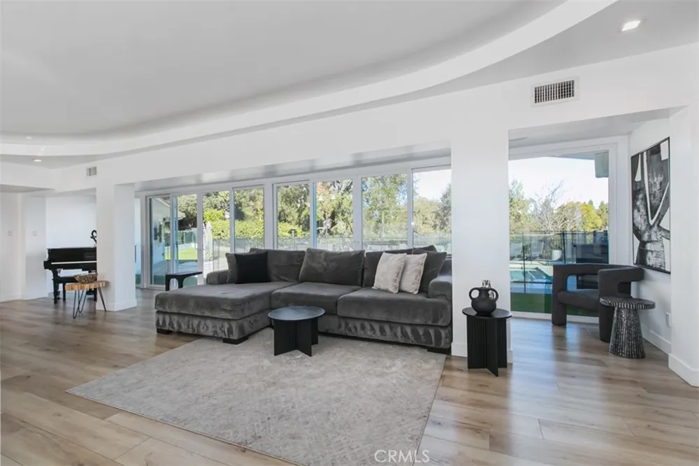 4620 Caritina Tarzana, CA 91356