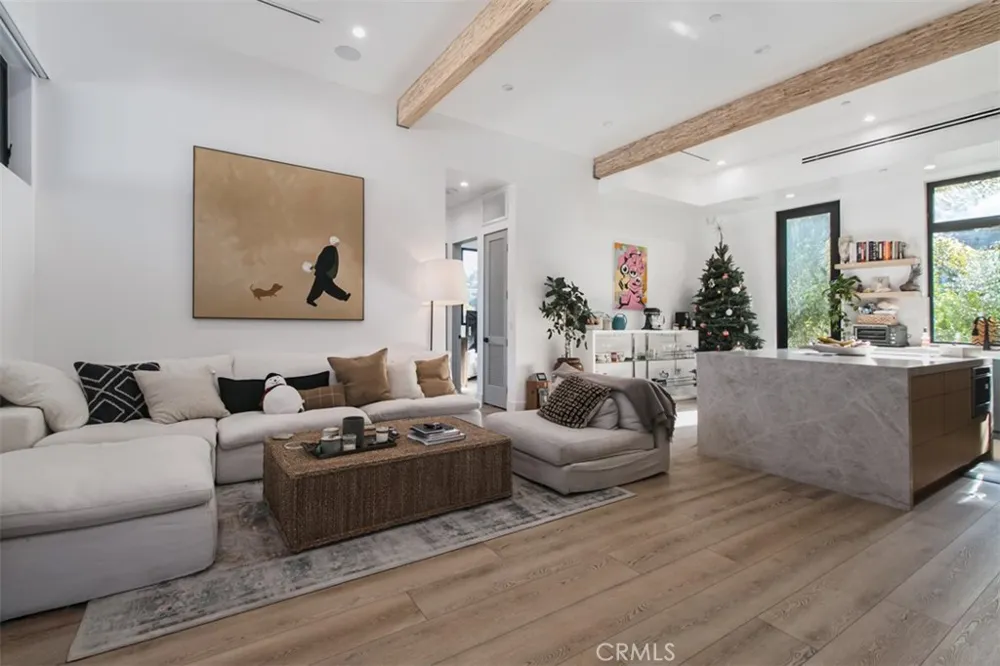4620 Caritina Tarzana, CA 91356