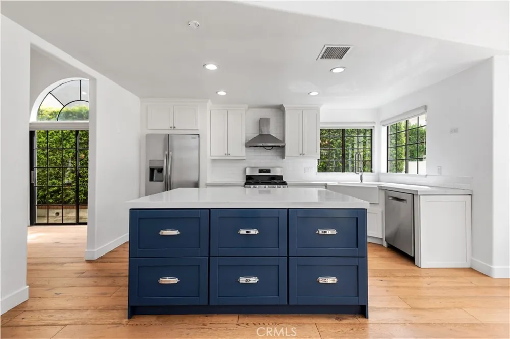 729 Maywood Court Westlake Village, CA 91362