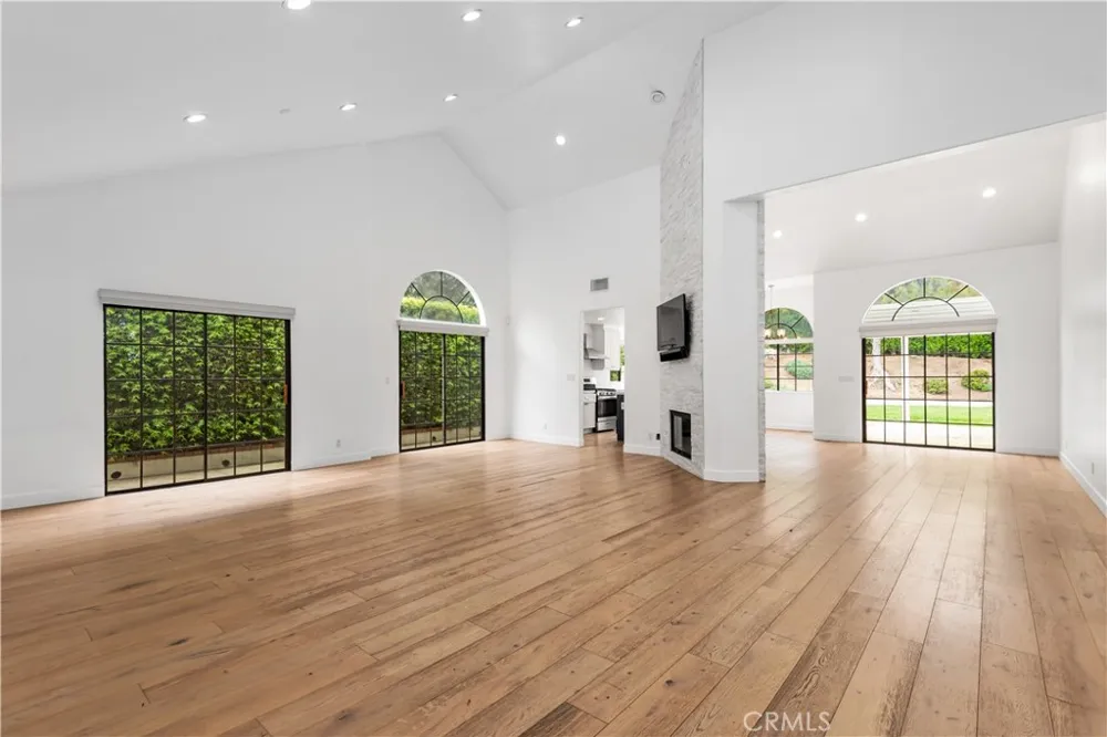 729 Maywood Court Westlake Village, CA 91362