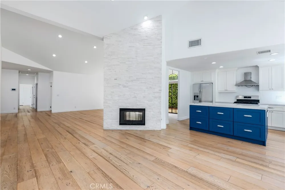 729 Maywood Court Westlake Village, CA 91362