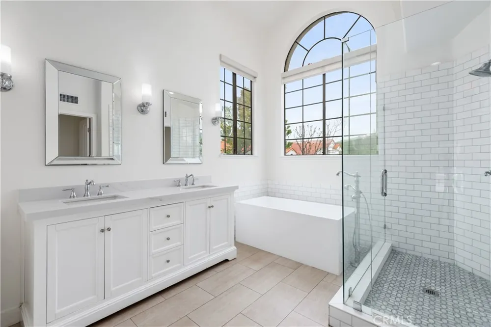 729 Maywood Court Westlake Village, CA 91362