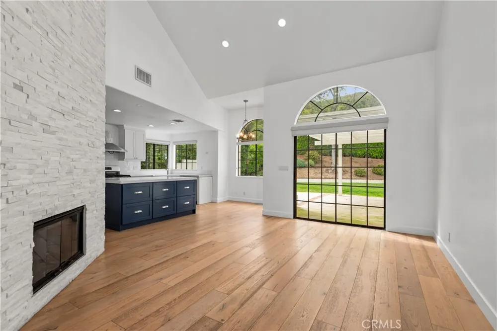 729 Maywood Court Westlake Village, CA 91362