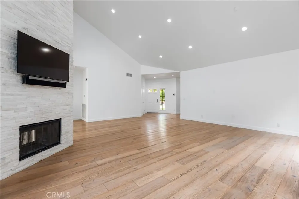 729 Maywood Court Westlake Village, CA 91362