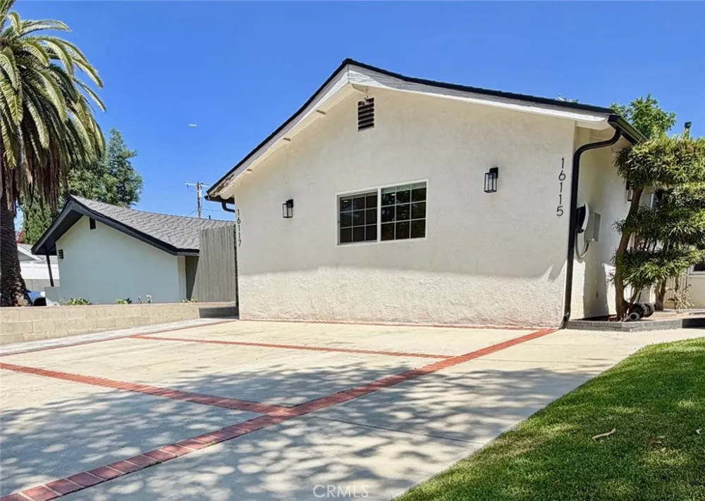 16117 Harvest Street Granada Hills, CA 91344