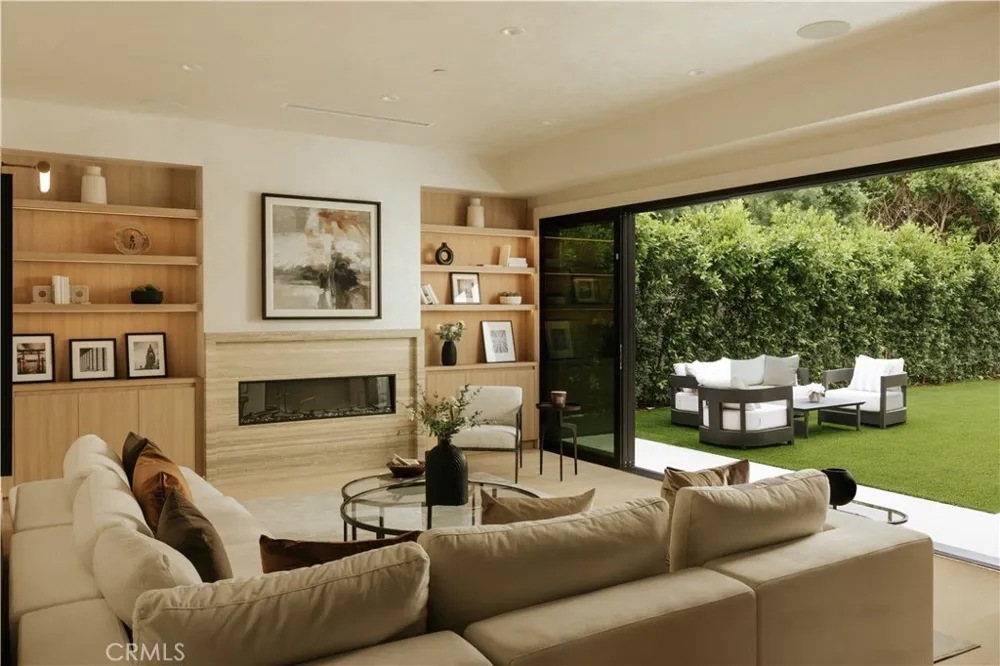 4275 Murietta Avenue Sherman Oaks, CA 91423