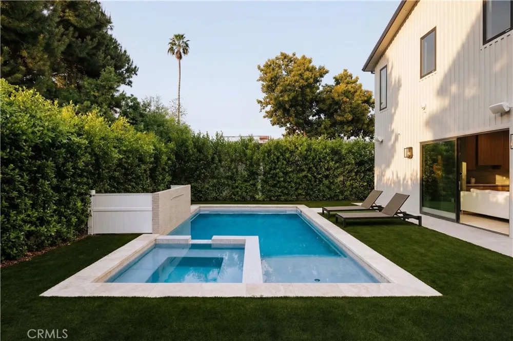 4275 Murietta Avenue Sherman Oaks, CA 91423