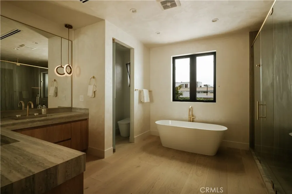 4275 Murietta Avenue Sherman Oaks, CA 91423