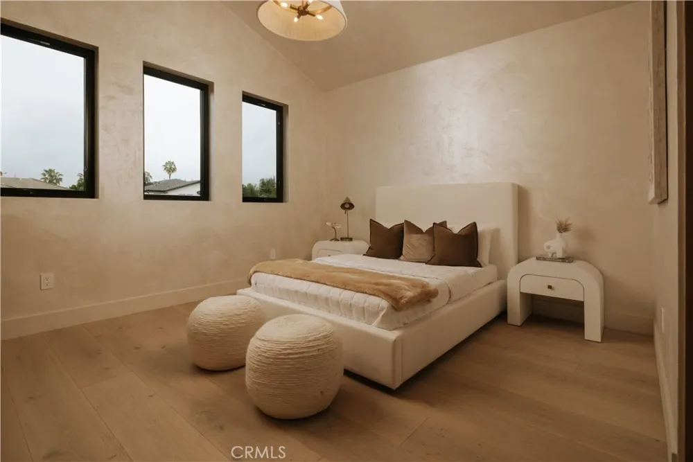 4275 Murietta Avenue Sherman Oaks, CA 91423