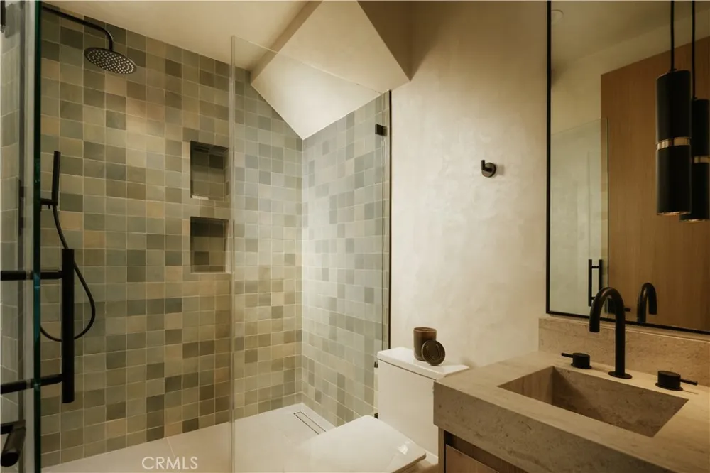 4275 Murietta Avenue Sherman Oaks, CA 91423