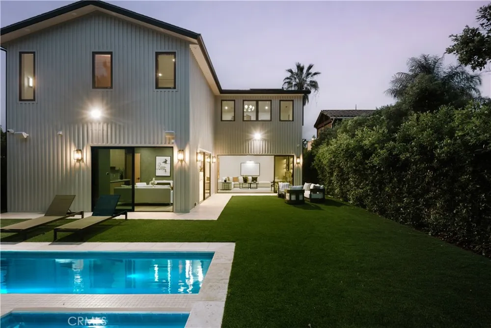 4275 Murietta Avenue Sherman Oaks, CA 91423