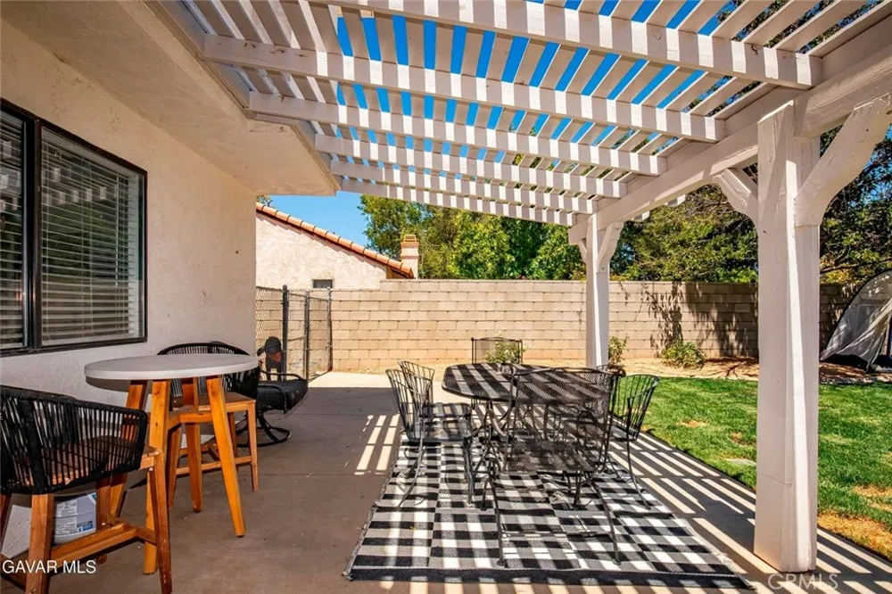 42502 52nd W Quartz Hill, CA 93536
