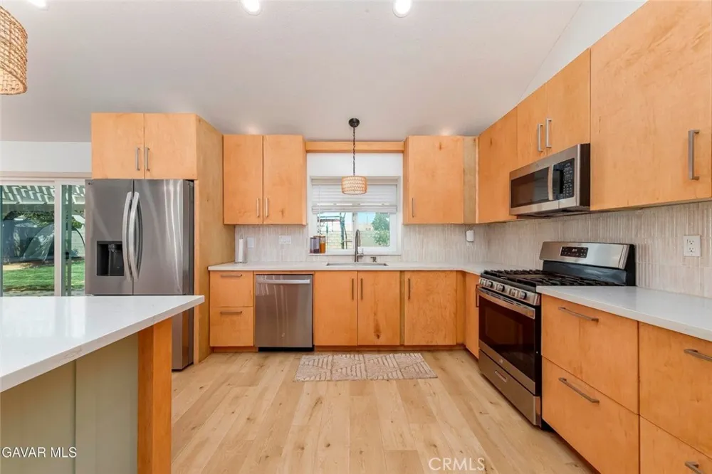 42502 52nd W Quartz Hill, CA 93536