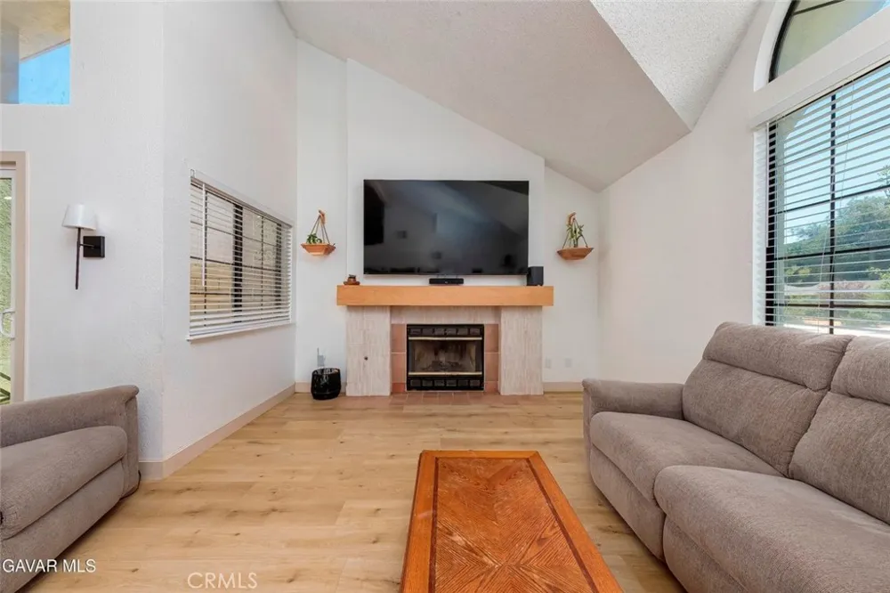 42502 52nd W Quartz Hill, CA 93536