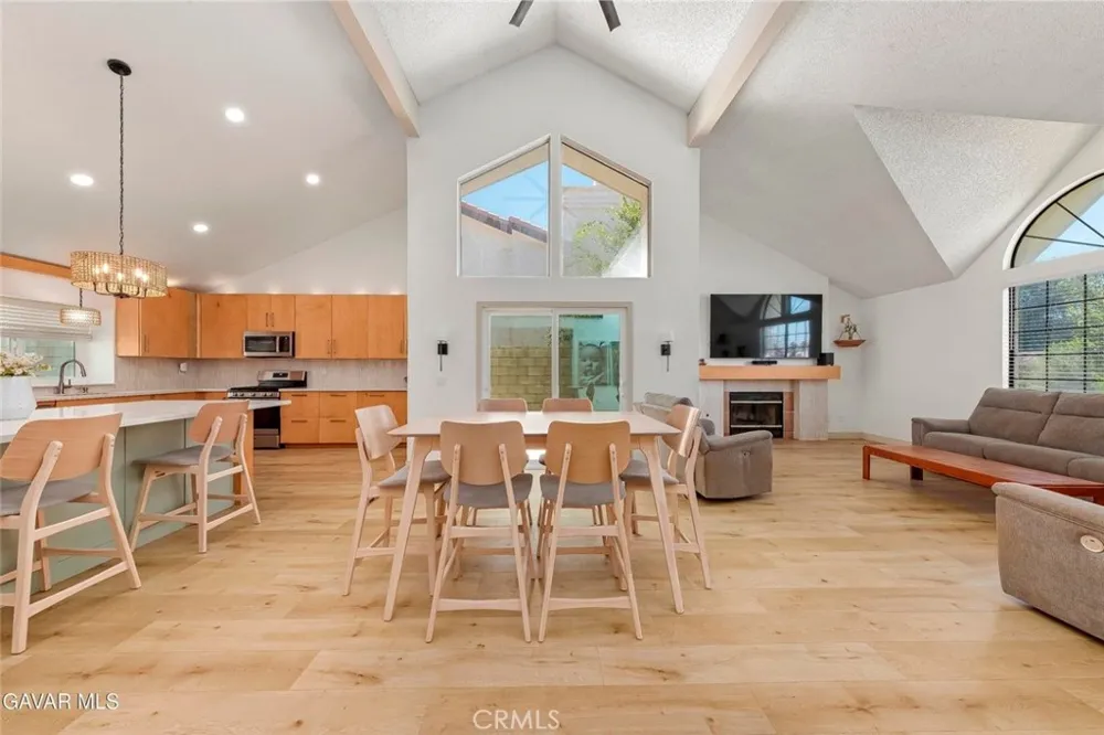 42502 52nd W Quartz Hill, CA 93536