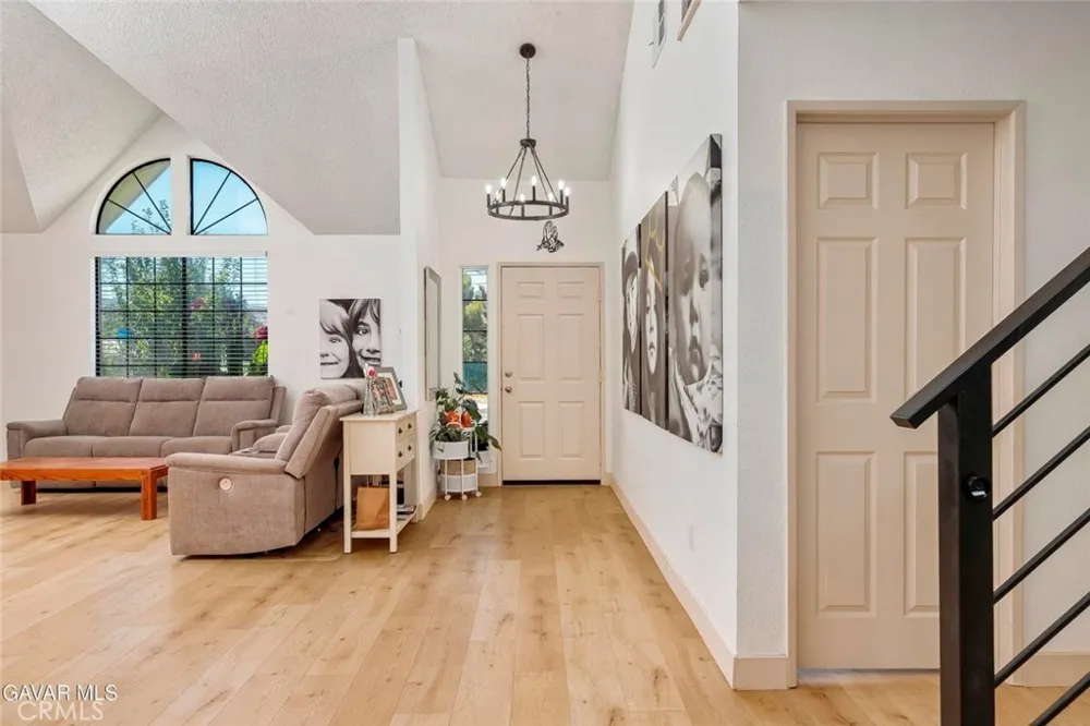 42502 52nd W Quartz Hill, CA 93536