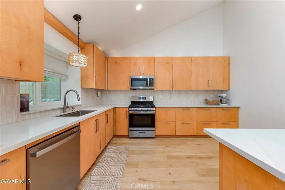 42502 52nd W Quartz Hill, CA 93536