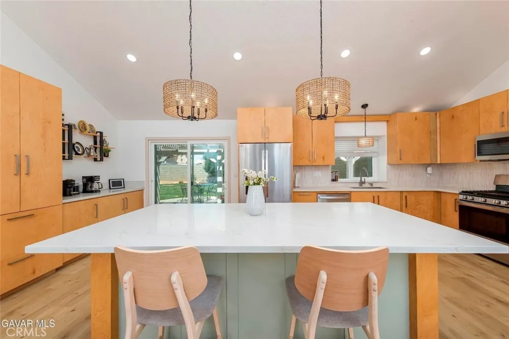 42502 52nd W Quartz Hill, CA 93536