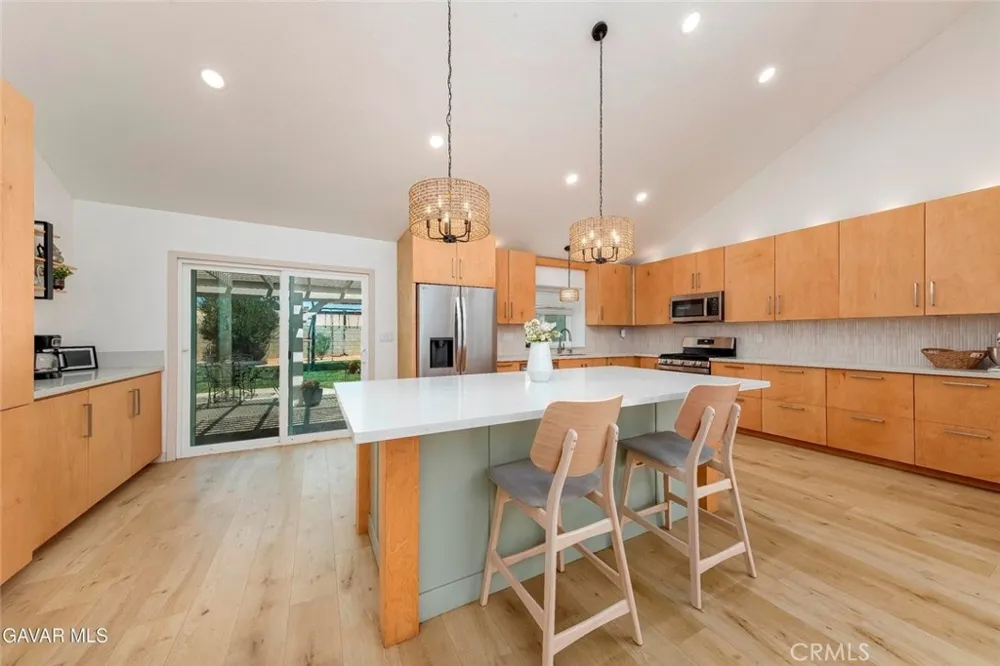 42502 52nd W Quartz Hill, CA 93536