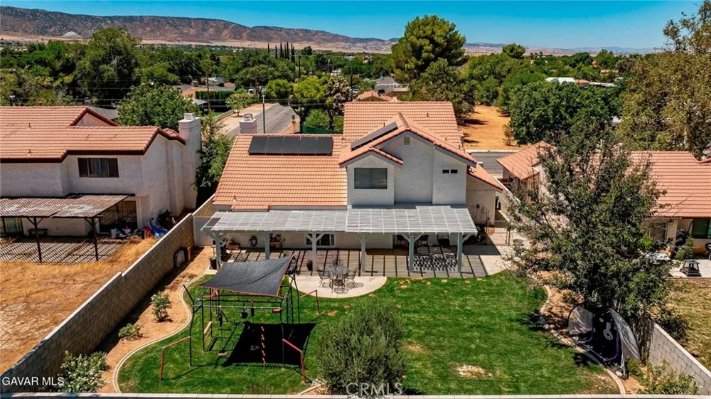 42502 52nd W Quartz Hill, CA 93536