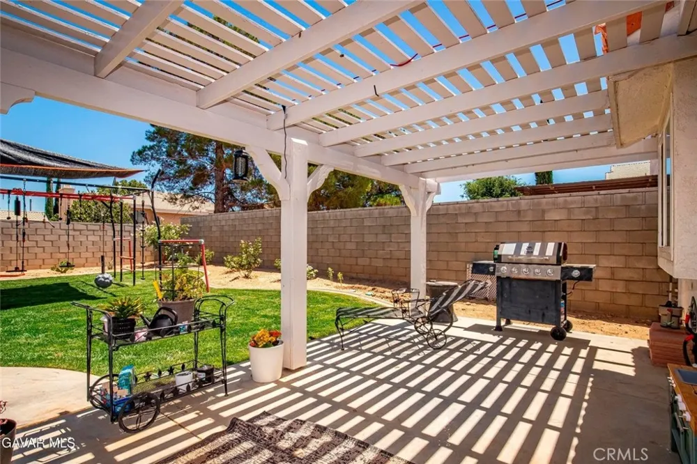 42502 52nd W Quartz Hill, CA 93536