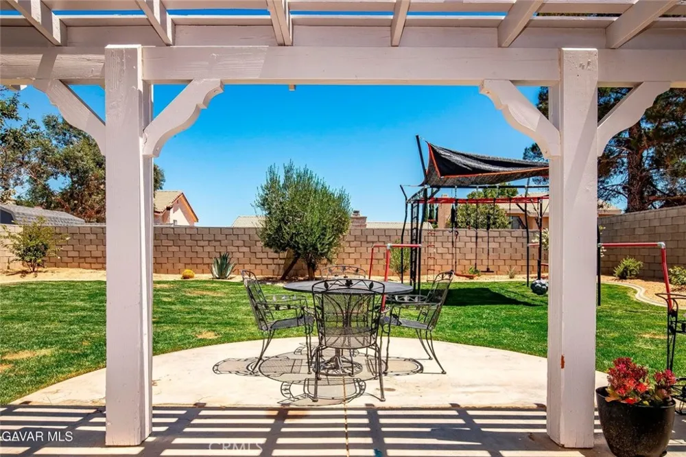 42502 52nd W Quartz Hill, CA 93536