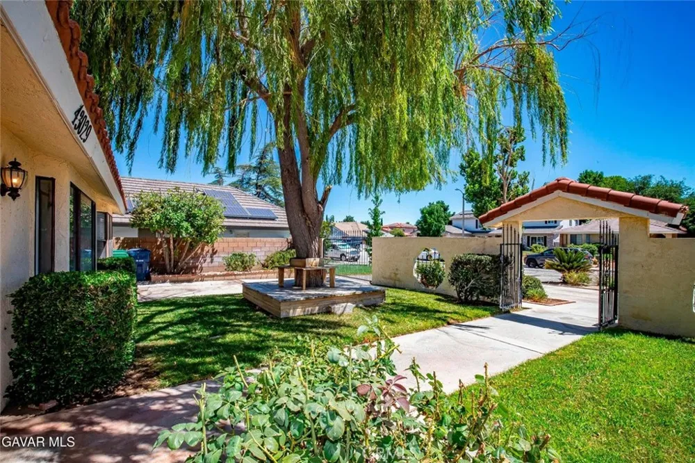 43029 Ed Halley Lancaster, CA 93536