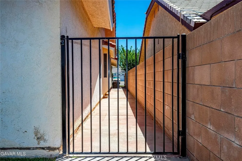 43029 Ed Halley Lancaster, CA 93536