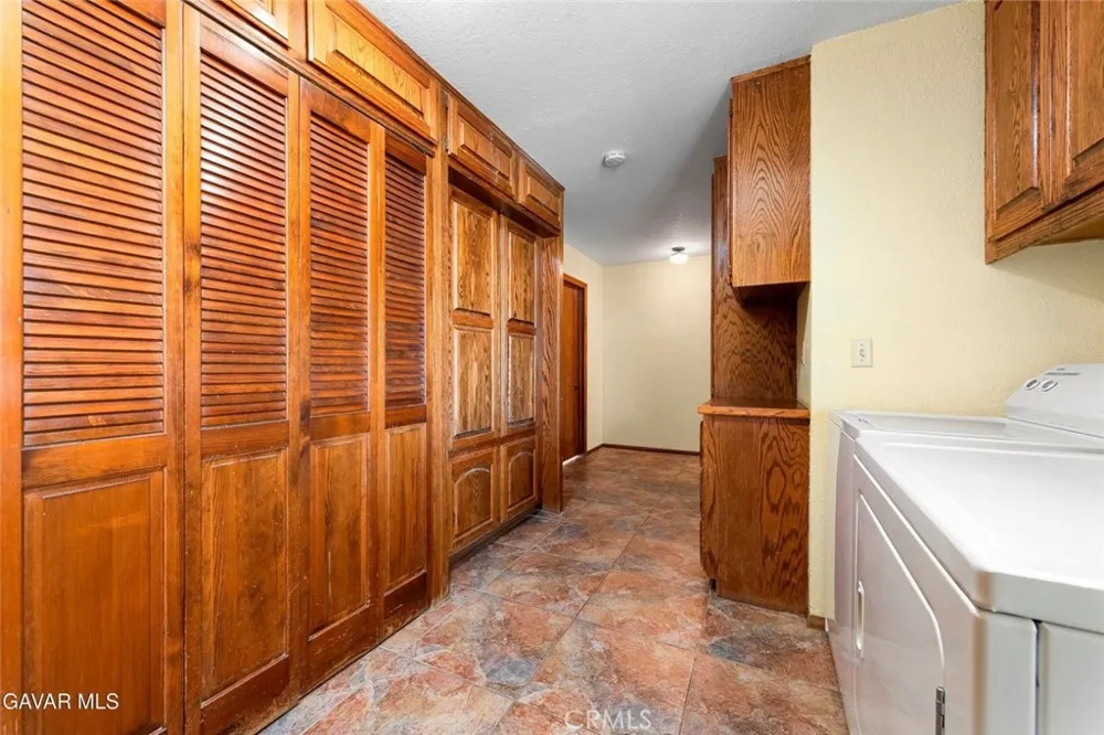 43029 Ed Halley Lancaster, CA 93536