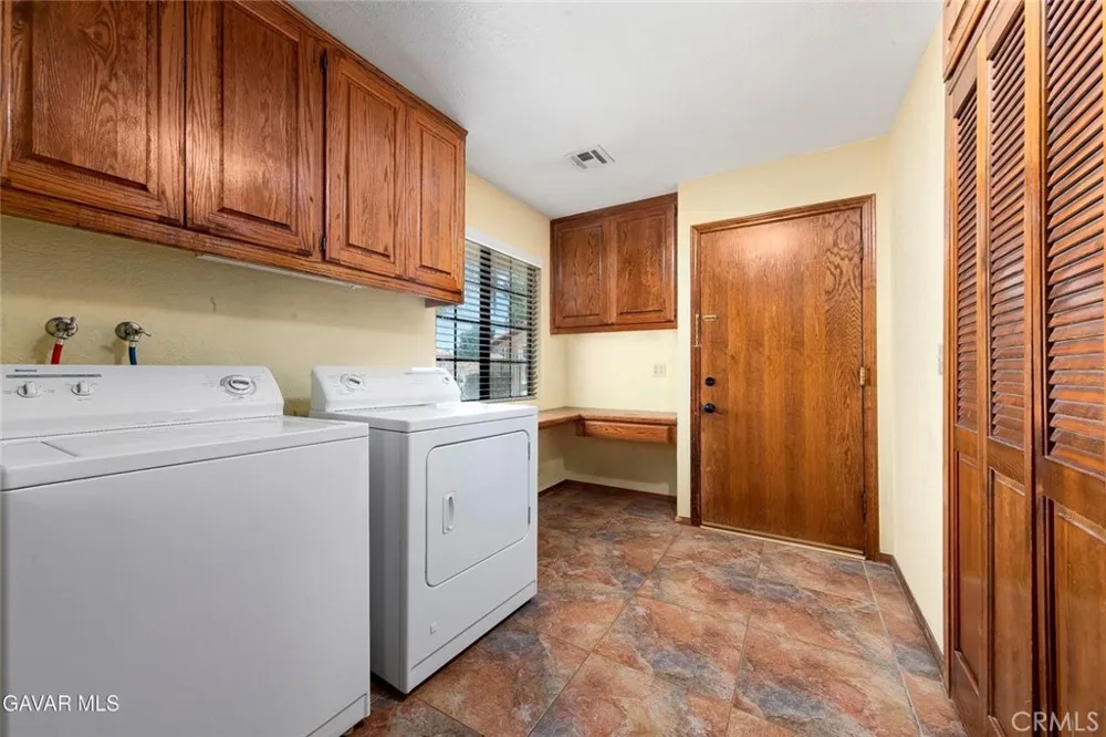 43029 Ed Halley Lancaster, CA 93536
