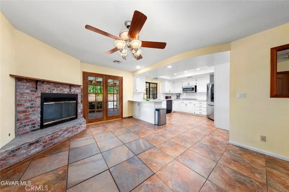 43029 Ed Halley Lancaster, CA 93536