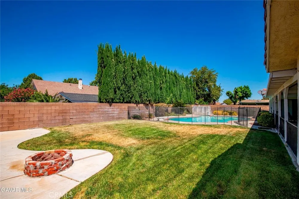 43029 Ed Halley Lancaster, CA 93536