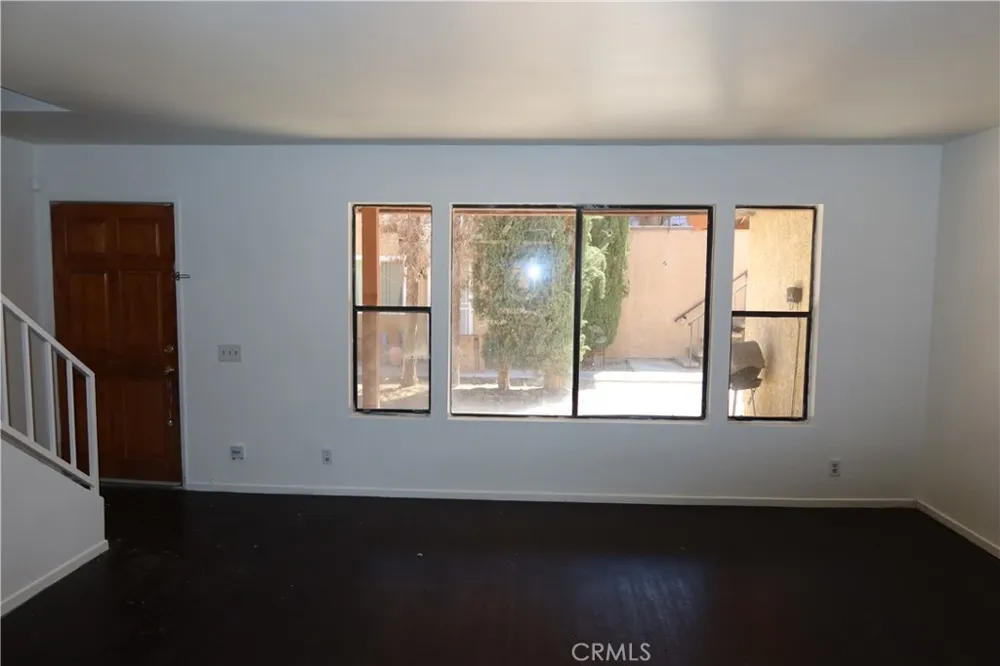 826 E Avenue J12 #2 Lancaster, CA 93535