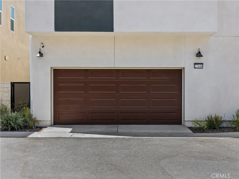 27448 Pioneer Court Valencia, CA 91381