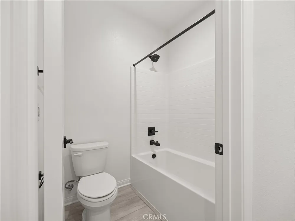 27448 Pioneer Court Valencia, CA 91381