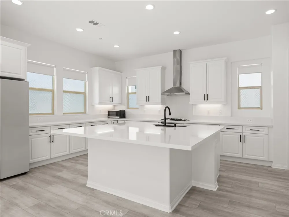 27448 Pioneer Court Valencia, CA 91381