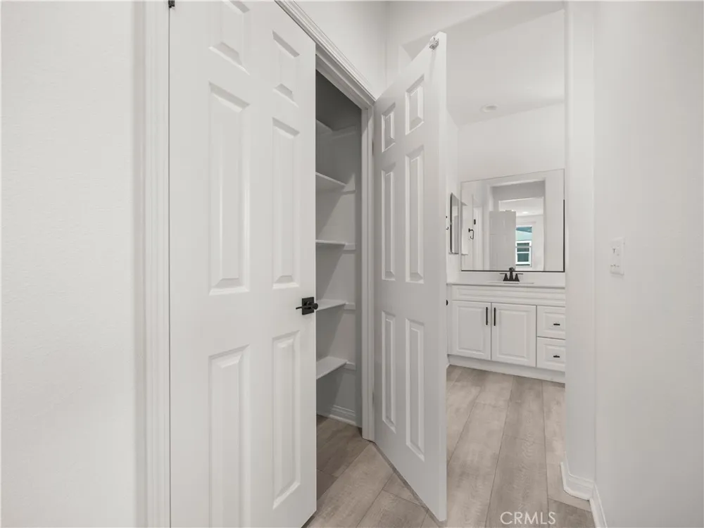 27448 Pioneer Court Valencia, CA 91381