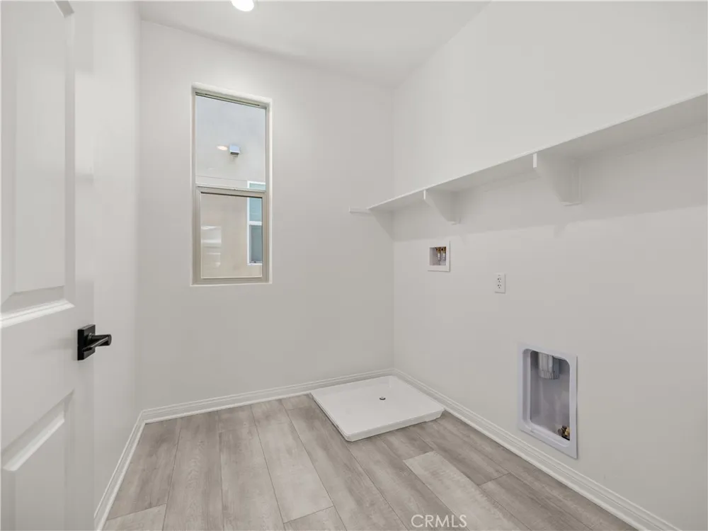 27448 Pioneer Court Valencia, CA 91381