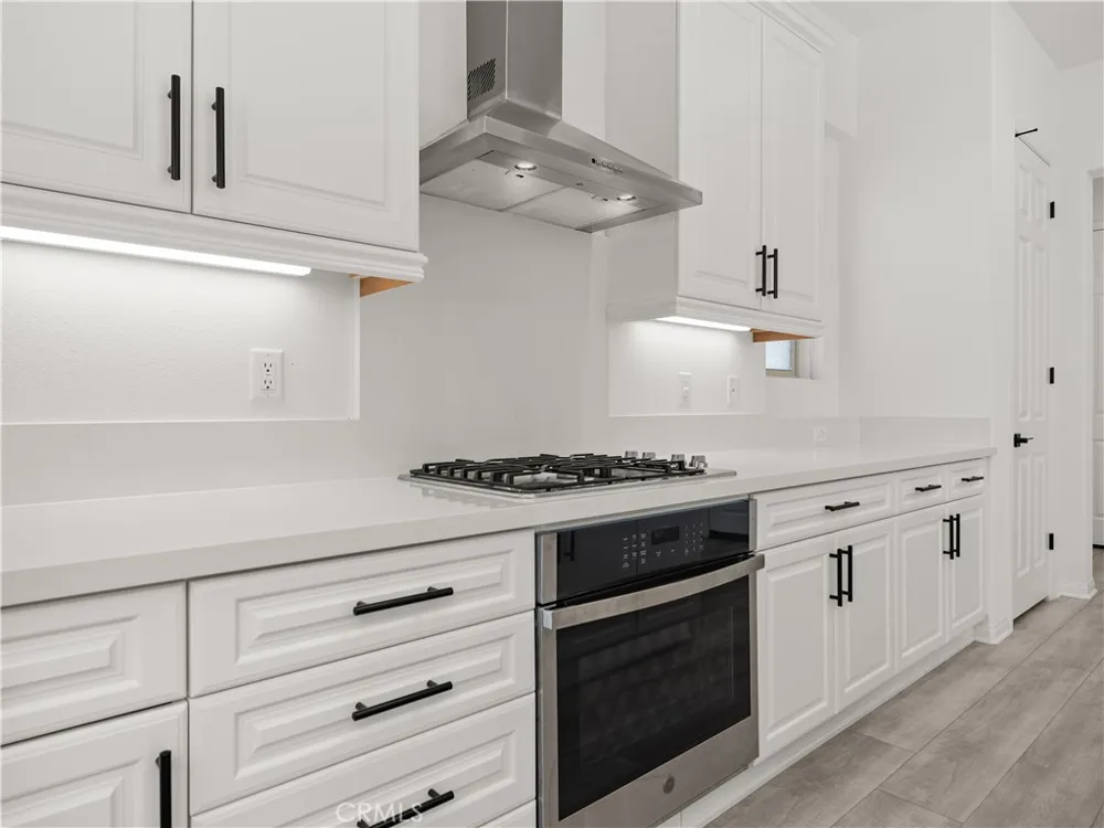27448 Pioneer Court Valencia, CA 91381