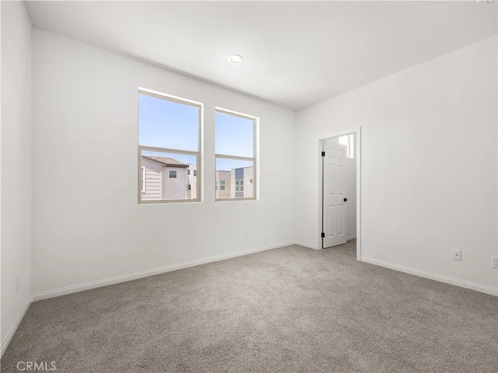 27448 Pioneer Court Valencia, CA 91381