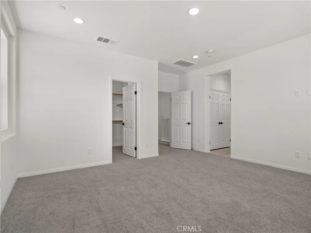 27448 Pioneer Court Valencia, CA 91381