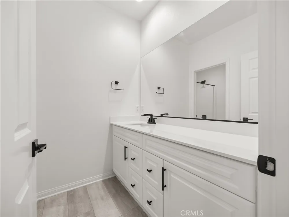 27448 Pioneer Court Valencia, CA 91381