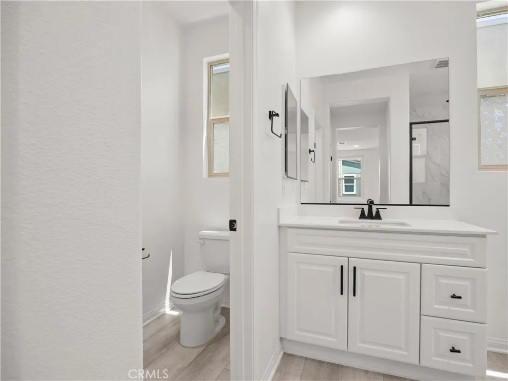 27448 Pioneer Court Valencia, CA 91381