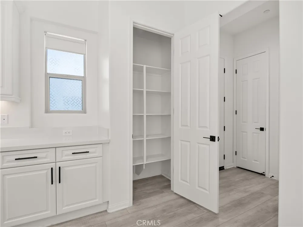 27448 Pioneer Court Valencia, CA 91381