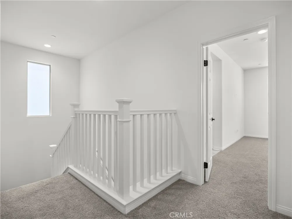 27448 Pioneer Court Valencia, CA 91381