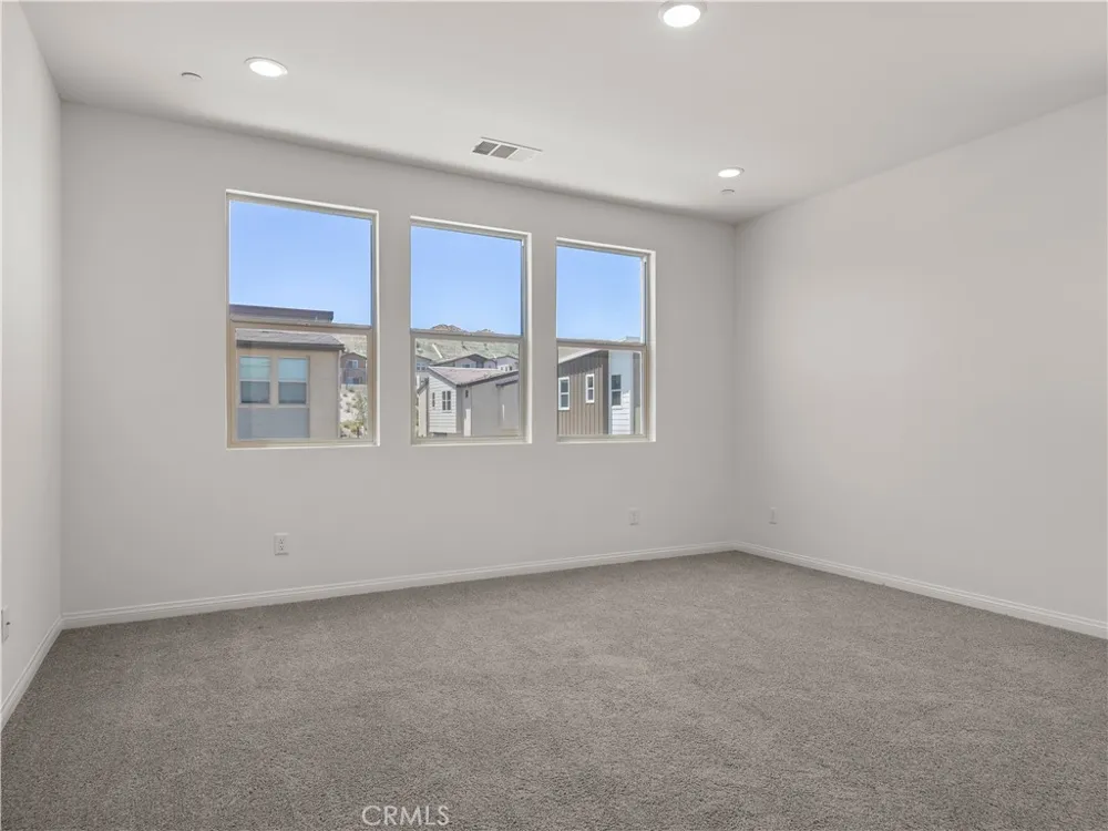 27448 Pioneer Court Valencia, CA 91381