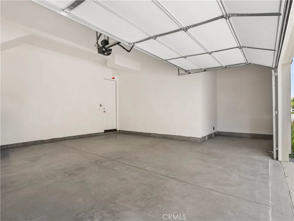 27448 Pioneer Court Valencia, CA 91381